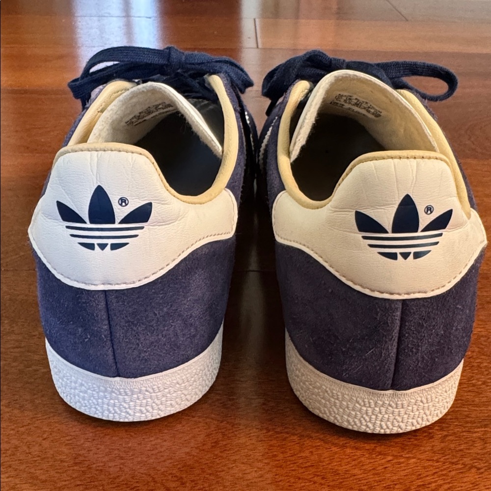Adidas Originals Gazelle Sneakers - Picture 6 of 12